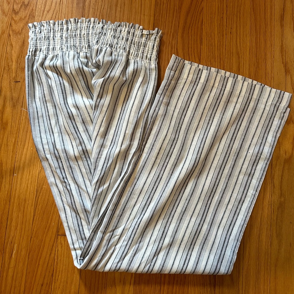 Paper bag waste wide leg linen pants.